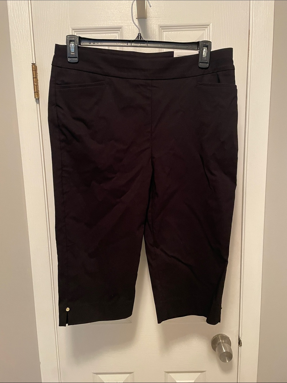Women’s Black Cropped Stretch Pants